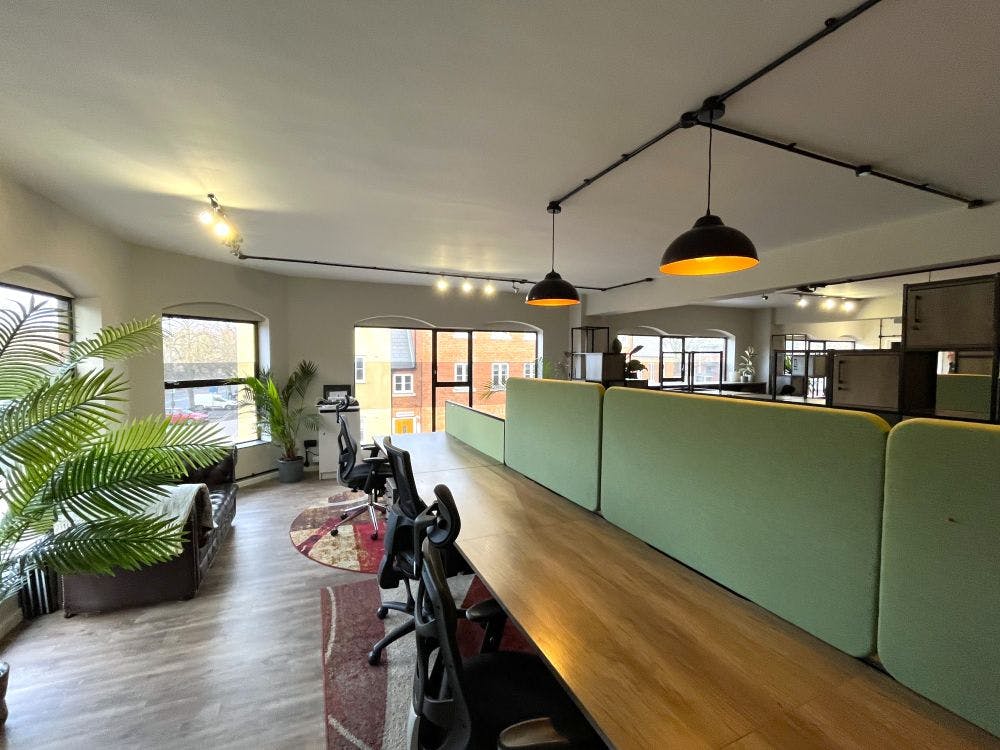 1st Floor 18-19 South Bar Street, Banbury, Office To Let - image00074.jpg