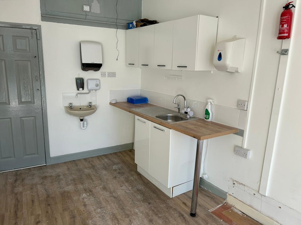 29 Bolton Road - Shop Floor