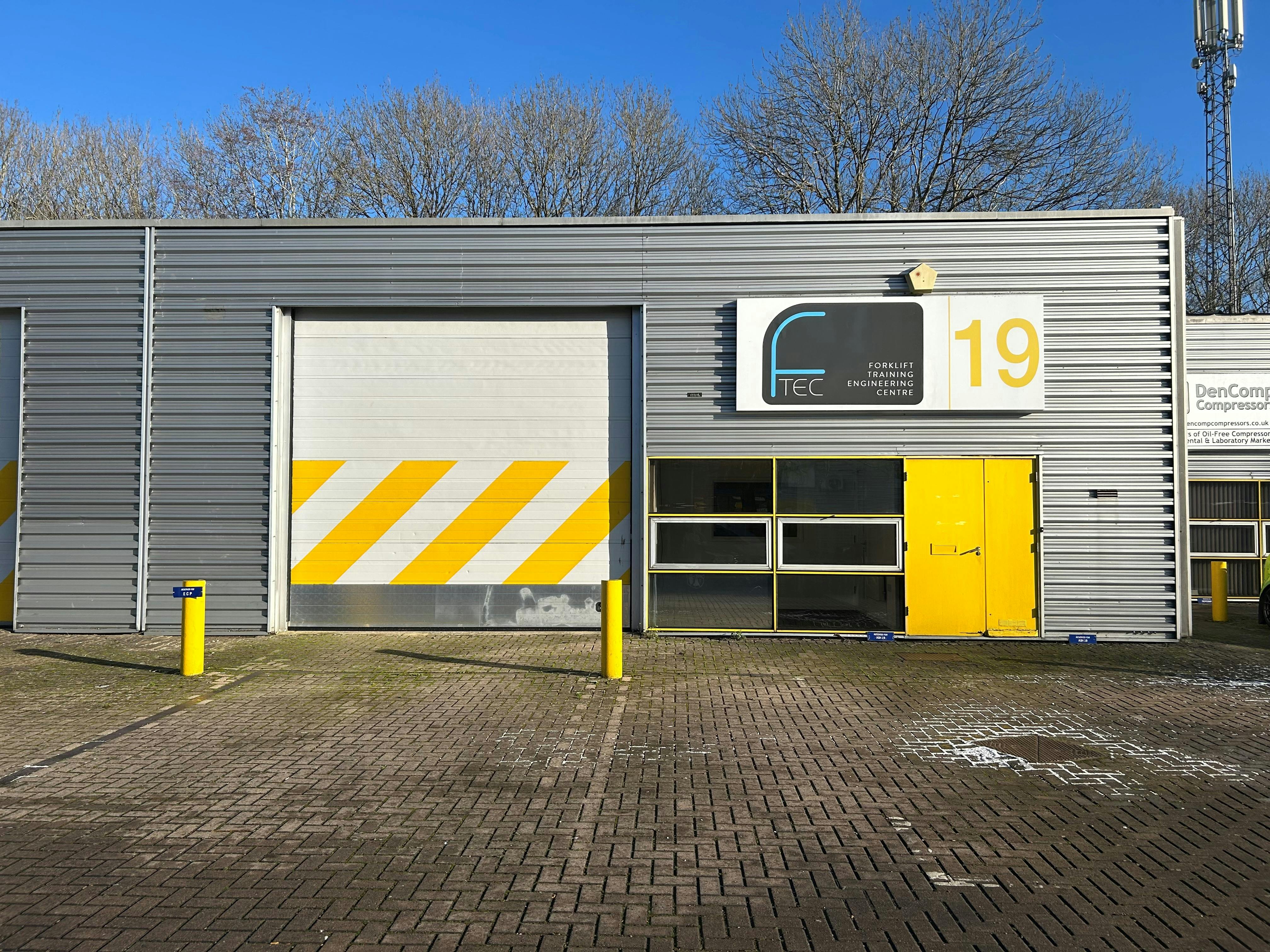 Unit 19 Ash, Kembrey Park, Swindon, Industrial To Let - External.jpg