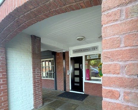 Suite 4, Binfield, D1 / Office To Let - Office porch ii.jpg