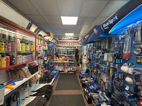 81 Byres Road, Glasgow, Retail To Let - PHOTO-2026-03-24-11-45-11 8.jpg