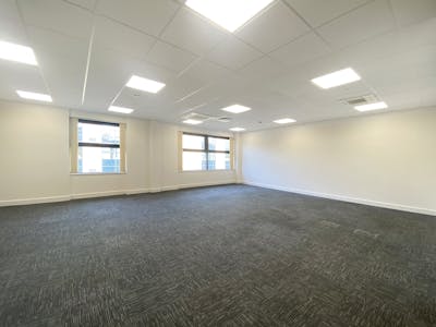 3 Queen's Square, Ascot, Office To Let / For Sale - IMG_0626.jpg