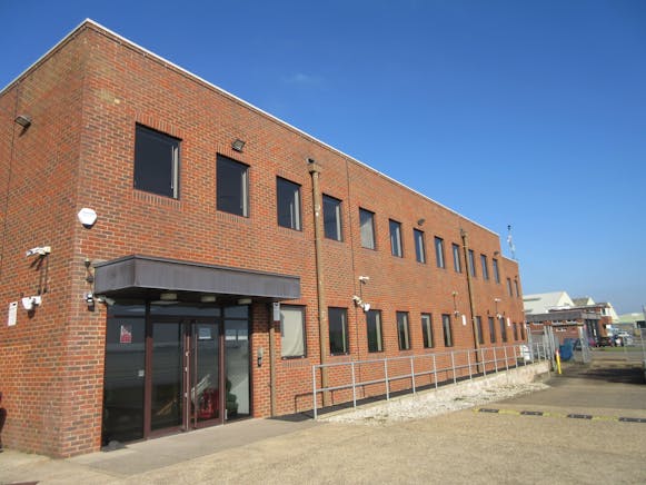 Building 87, Dunsfold Park, Stovolds Hill, Cranleigh, Offices To Let - IMG_0998.JPG