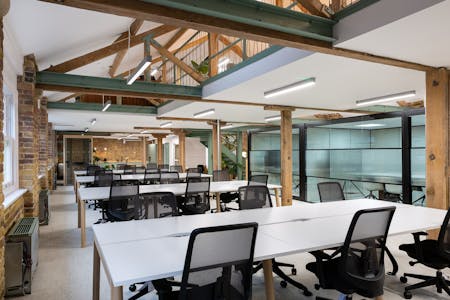 2 Pear Tree Court, Farringdon, Office To Let - Desk Area