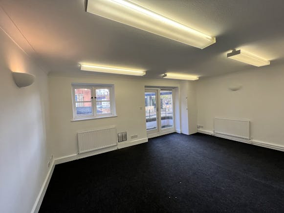 3 Cochrane House, London, Offices To Let - Southside Office/Meeting room