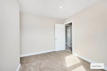 Frobisher Street, London, Terraced house To Let - Bedroom 2