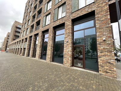 14-15 Upper Dock Walk, London, Office / Retail To Let - IMG_2134.jpg