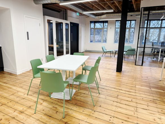 52-54 Rosebery Avenue, London, Offices To Let - IMG_8166.jpg