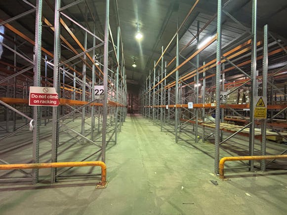 Warehouse 1, 8 Ashton Road, Glasgow, Industrial To Let - PHOTO-2026-02-02-15-34-44 5.jpg