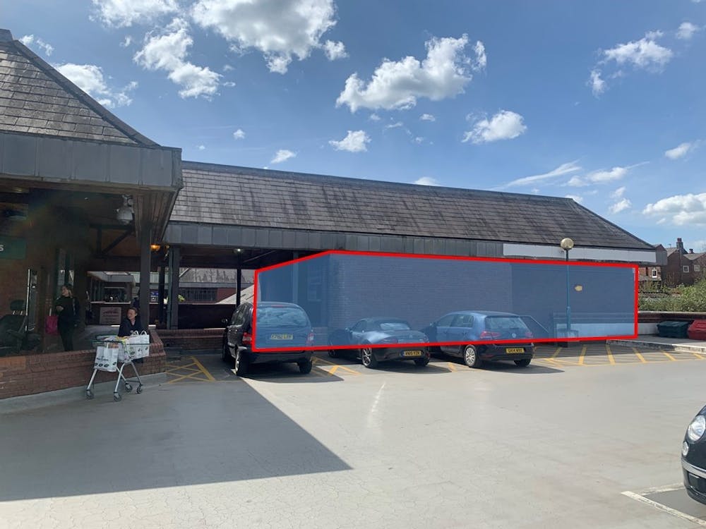 Unit B, Bridestone Shopping Centre - Photo 2
