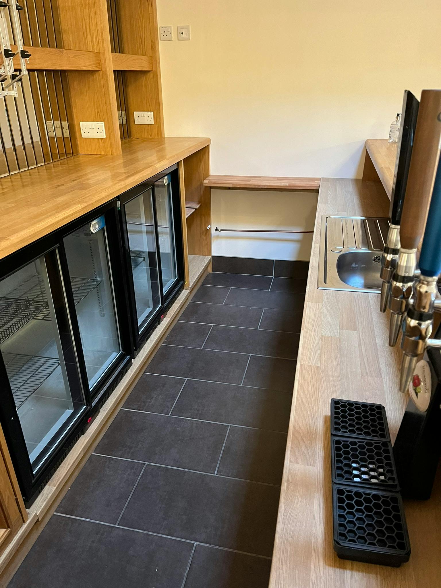 Tittershall Lodge, Kingswood Lane, Aylesbury, Land / Offices / Retail To Let - IMG_2832.JPEG