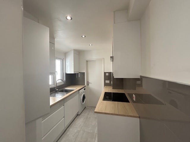 59 and 59a Victoria Street, Windsor, Investment / Residential / Retail For Sale - Kitchen.jpg