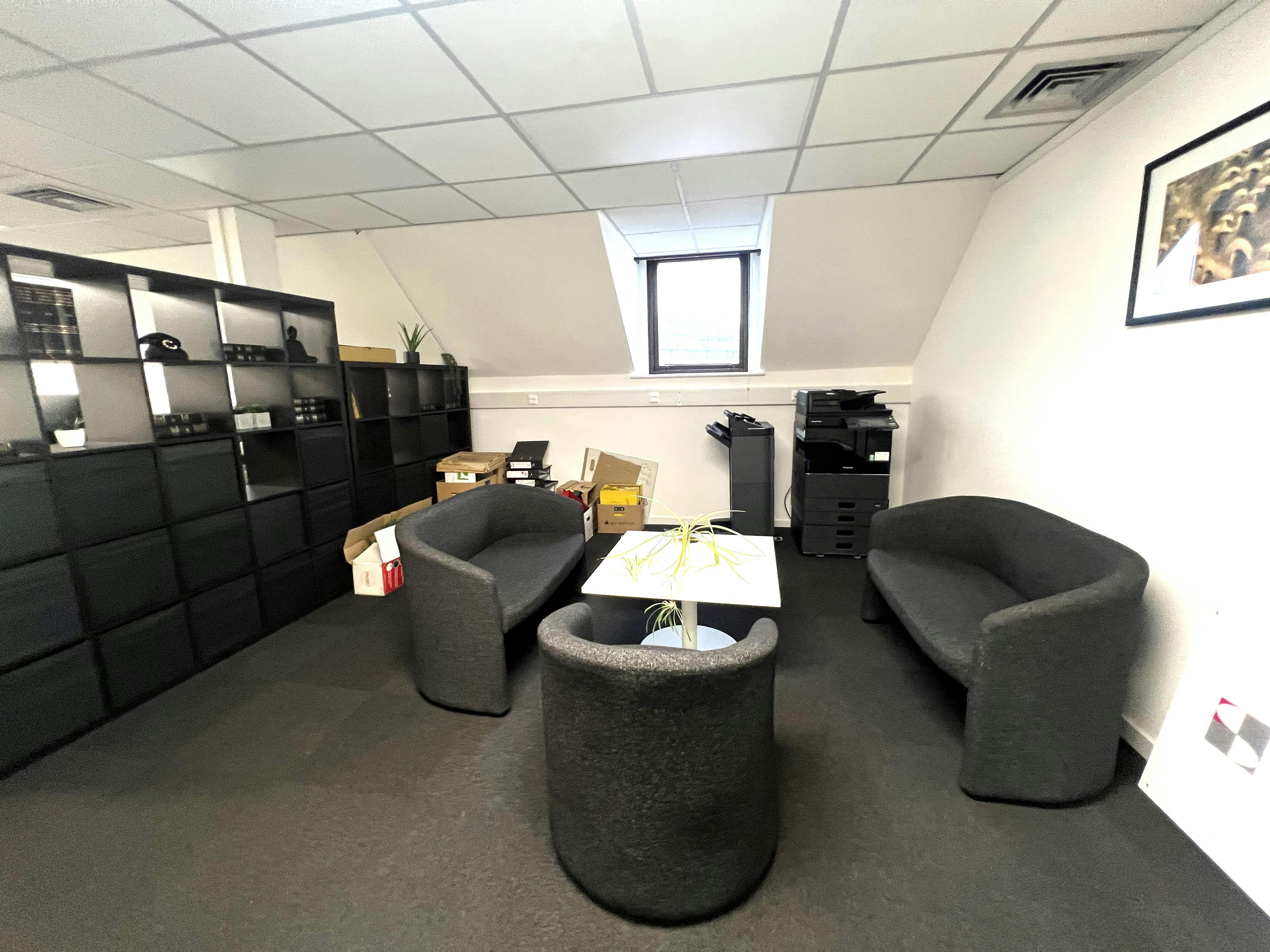 3rd Floor, 14 Carfax - IMG_5272.jpg