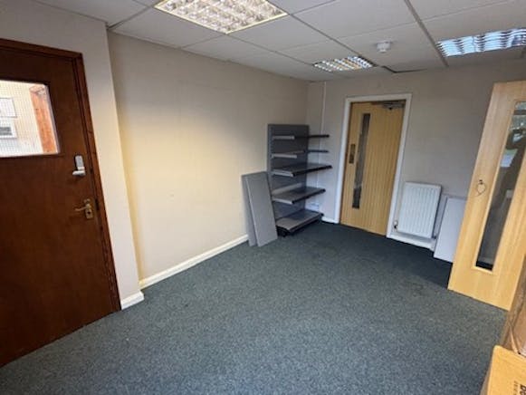 Unit 2 Speedwell Close, Eastleigh, Industrial For Sale - SWC2Picture2 - 21 04 2026.jpg