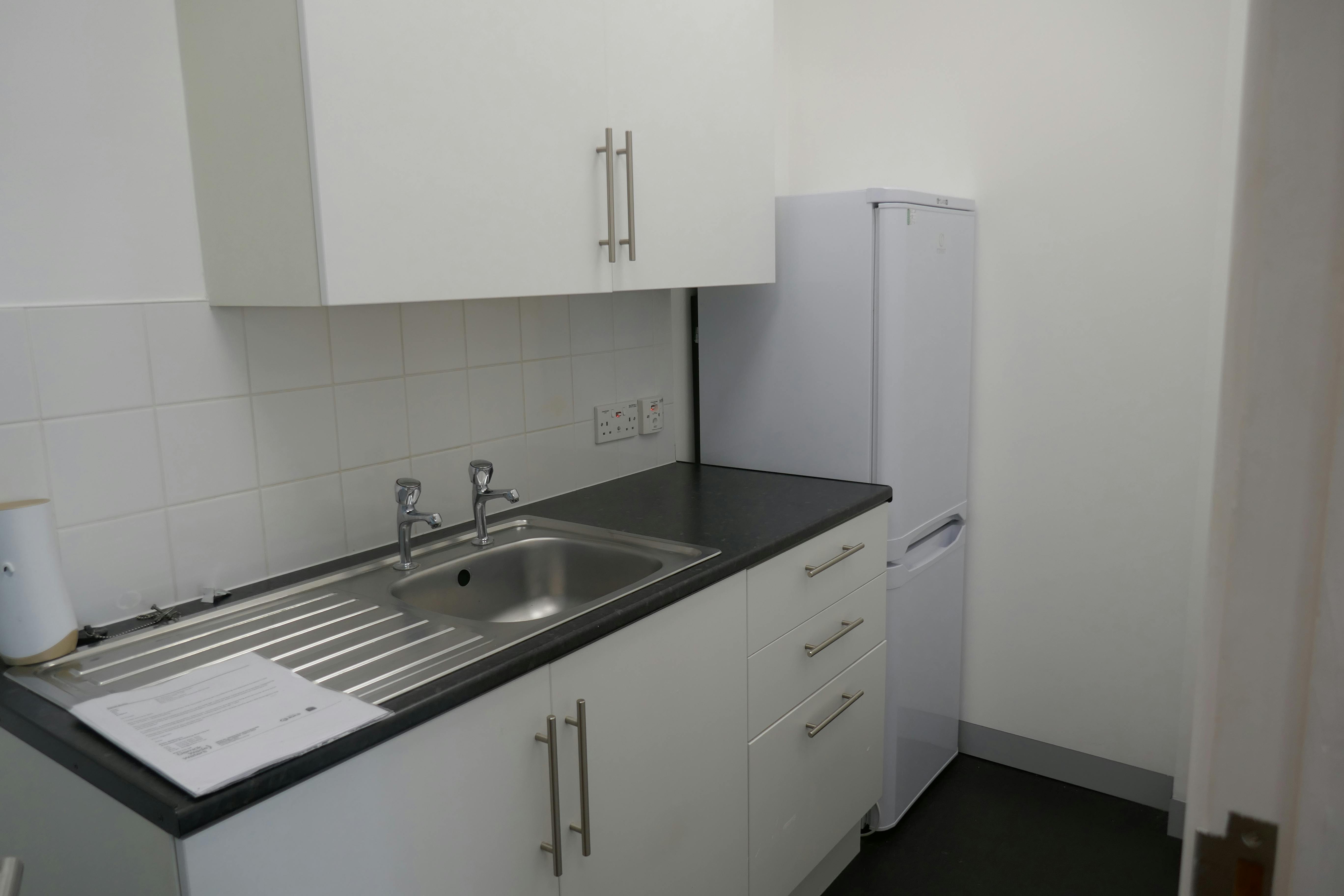 1 Astra Centre, First Floor, Harlow, Offices To Let - P1060771.JPG