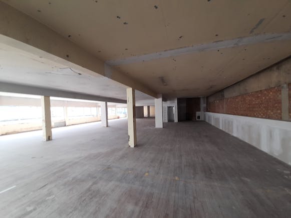 Unit 16 Chelsea House, Festival Place, Basingstoke, Retail To Let - 20220719_102535.jpg