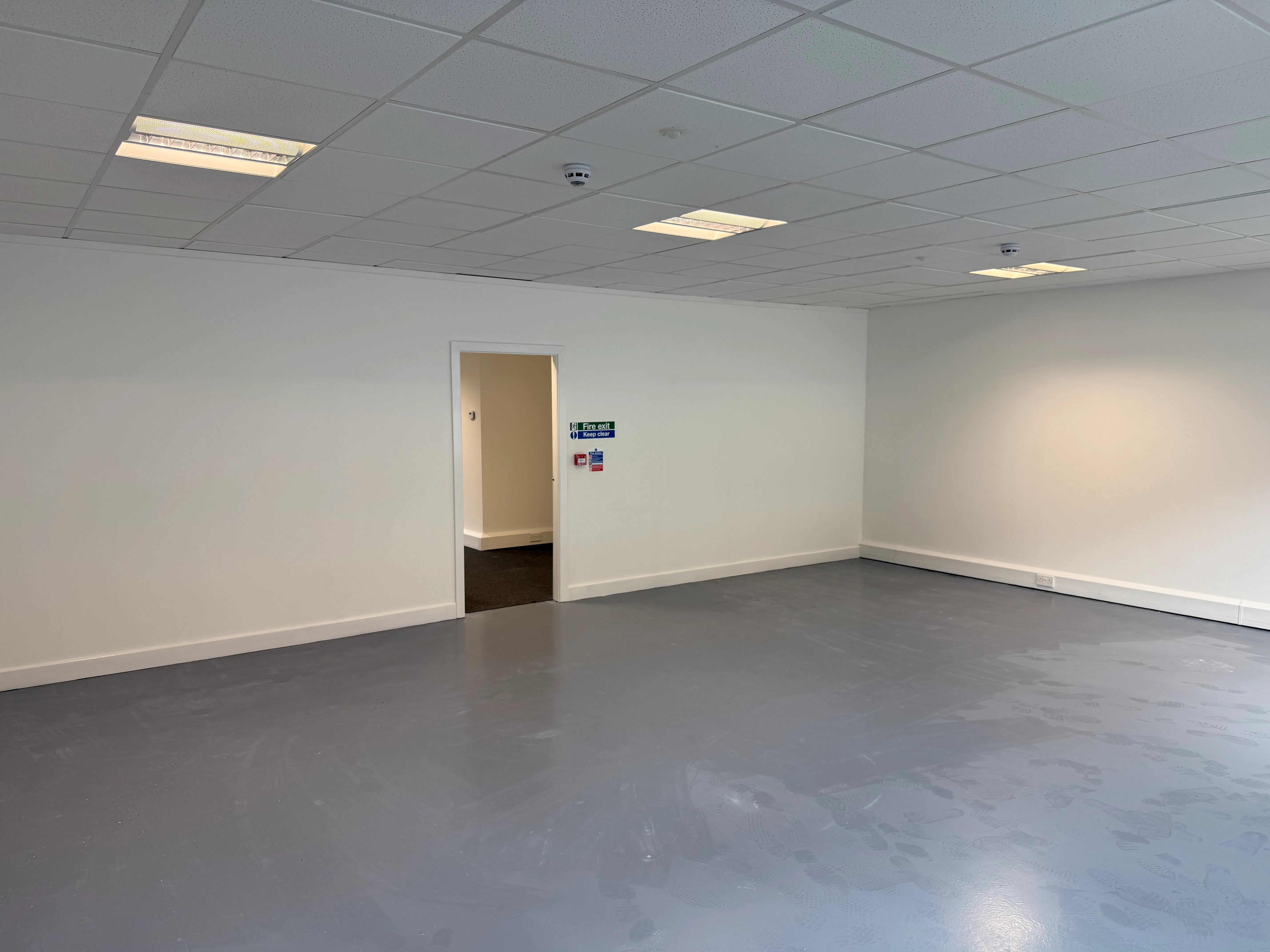Unit 4 and 5, Newark — image 9