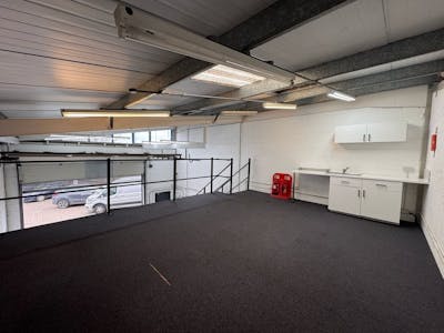 Unit 8, Rutland Studios, London, Industrial/Logistics To Let - 17d524ef3b9646c4b4e39590ba92a949.jpg