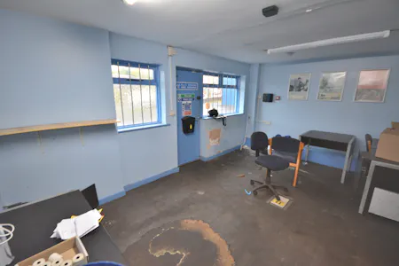 168 Rochdale Old Road, Bury, Workshops To Let - Office