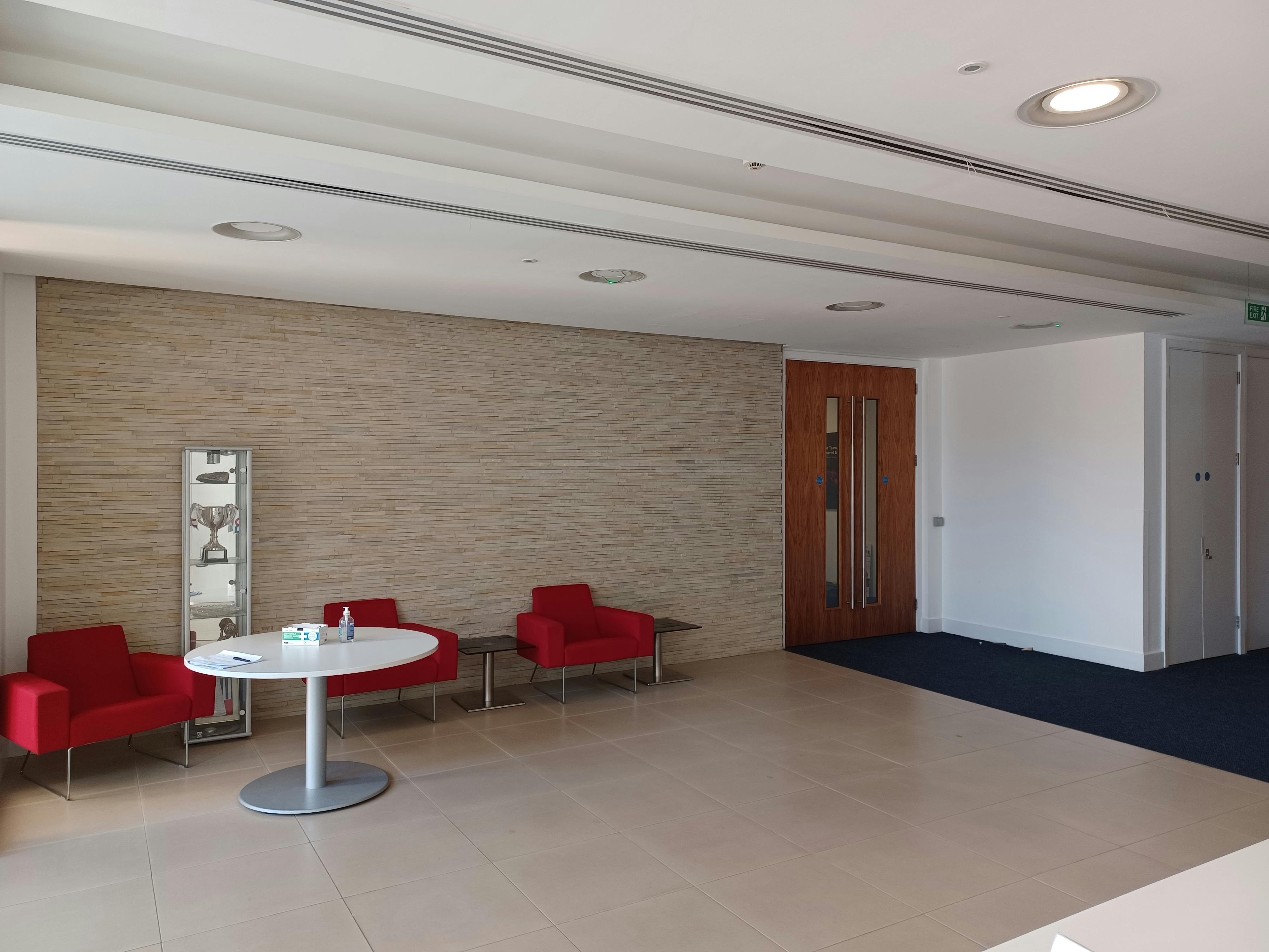 Office in Bracknell - photo 3