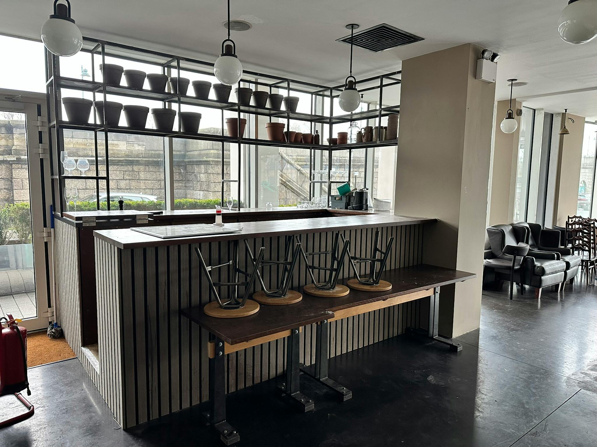 Unit 12, 8 Kew Bridge Road, Brentford, Restaurant To Let - IMG_2551.JPEG