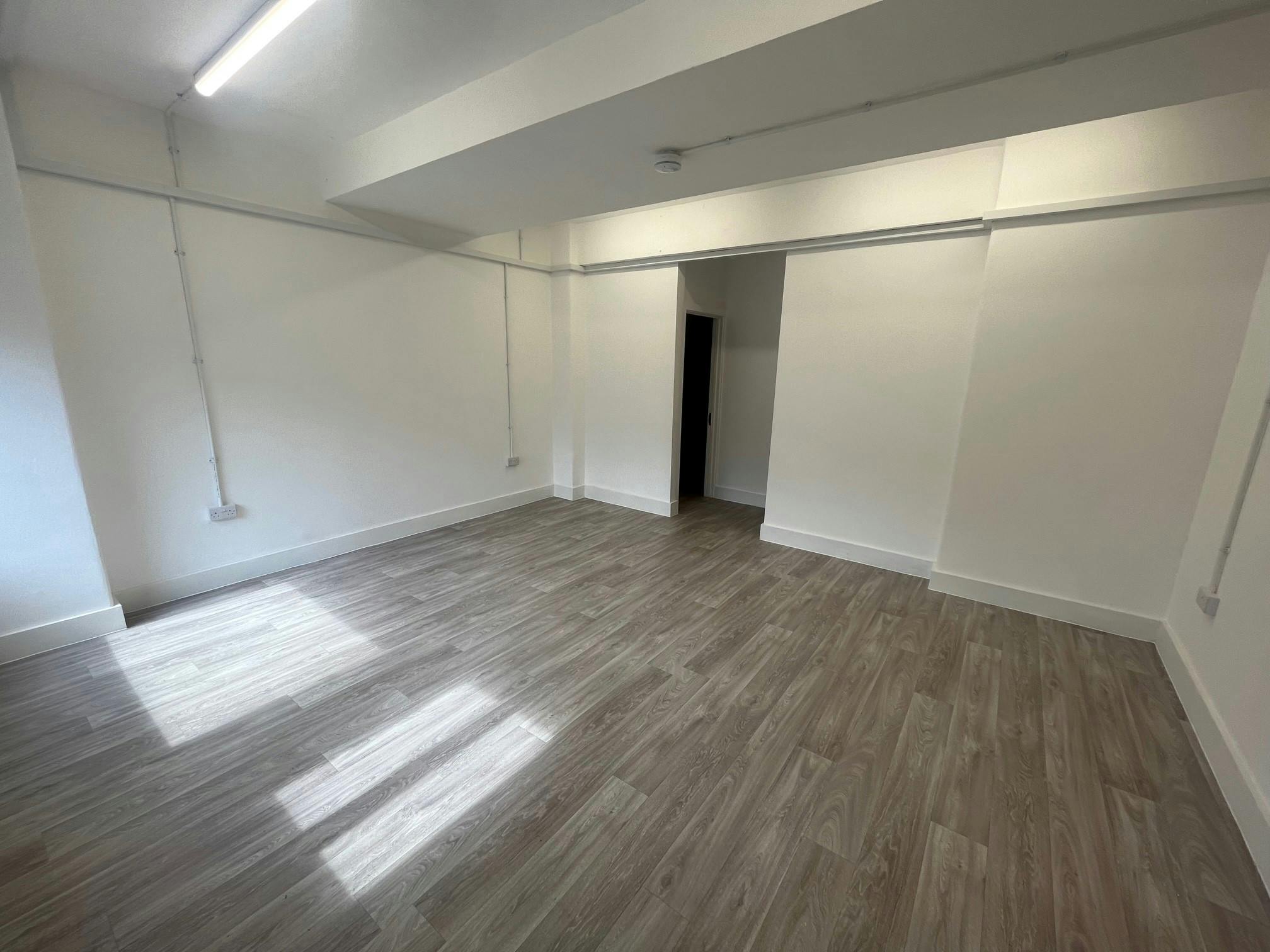 Office in Brockley - photo 3