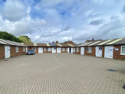 Unit 6, Broomstick Yard, R/o 16 High Street, Edelsborough To Let - 4.JPG