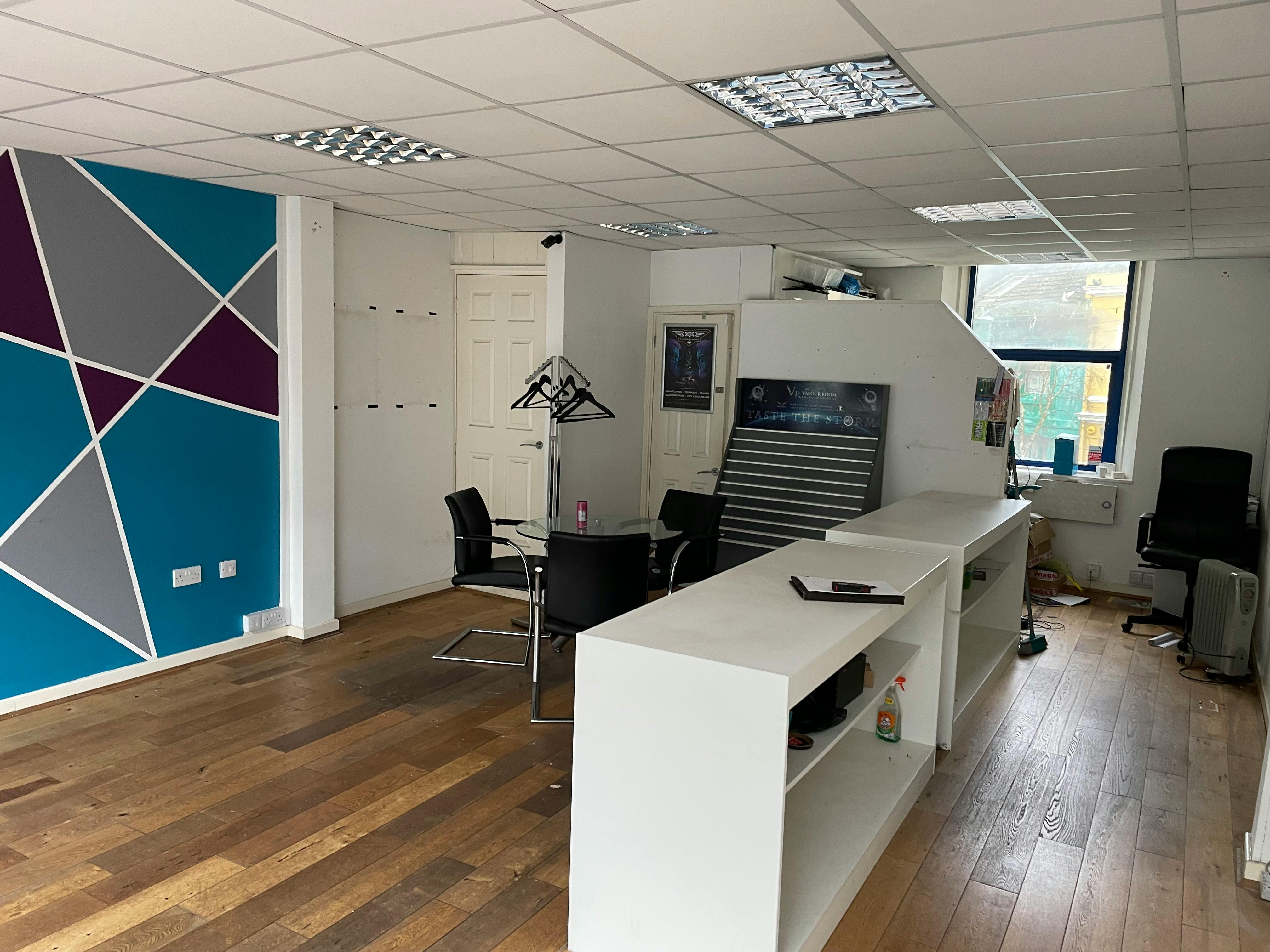 Unit 2, 178-179 Queens Road, Hastings, Retail To Let - IMG_9866.JPG