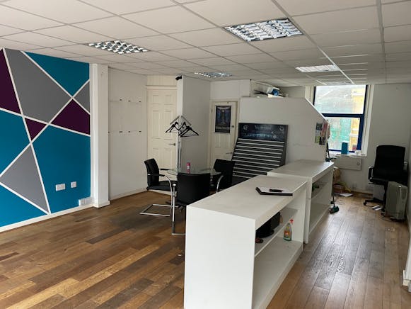 Unit 2, 178-179 Queens Road, Hastings, Retail To Let - IMG_9866.JPG