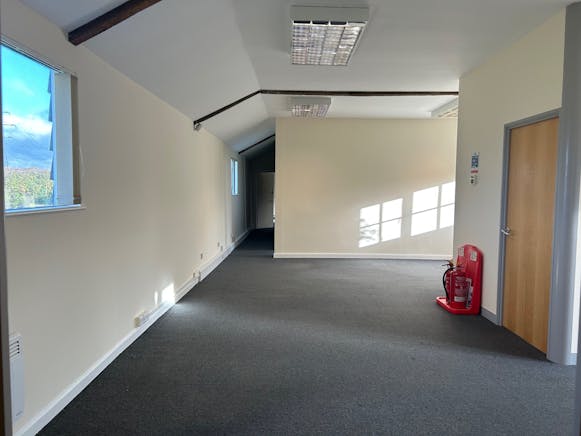 The Coach House & The Shires, Wokingham, Offices To Let - 24.jpg