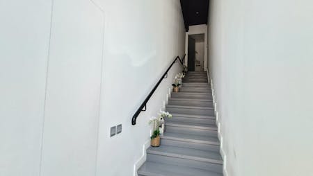 Segaya Plaza Retail for Saloon, Segaya, Manama, Retail To Let - 3.jpg