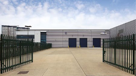 Unit 6, Waterside Drive, Slough, Industrial To Let - xl_99774_635900921116730000.jpg