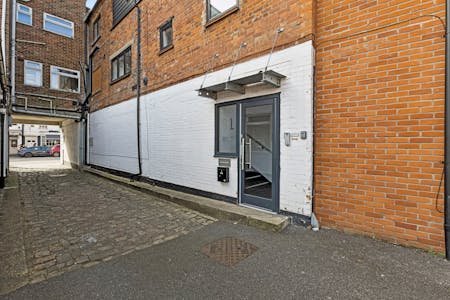 Second Floor Offices, 79-81 High Street, Marlow, E (Commercial / Business / Service) / Office To Let - 104744 - Second floor office  (21).jpg