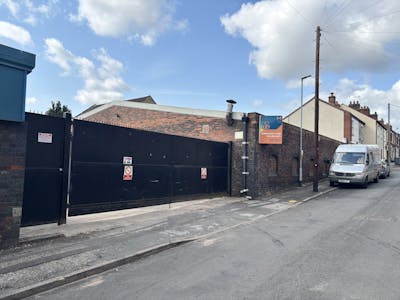 Unit 31a, Parsonage Street, Stoke-on-Trent, Industrial / Industrial/Logistics / Motortrade To Let - Shared gates to yard.JPG