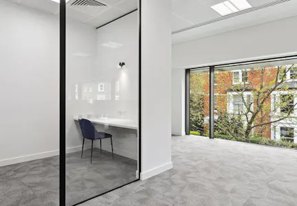 Kings House, 174 Hammersmith Road, London, Office / Serviced Office To Let - Zoom Booth.jpg