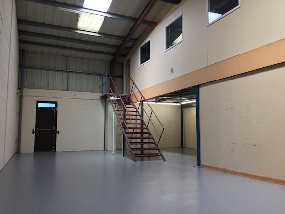 Unit 3 Parkside Centre, Southend-On-Sea, Industrial To Let - IMG_1831.JPG