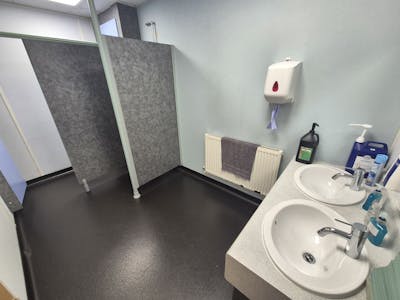 Unit D2, Meadowbank Business Park, Oldham, Industrial/Logistics To Let / For Sale - 20251020_112850.jpg