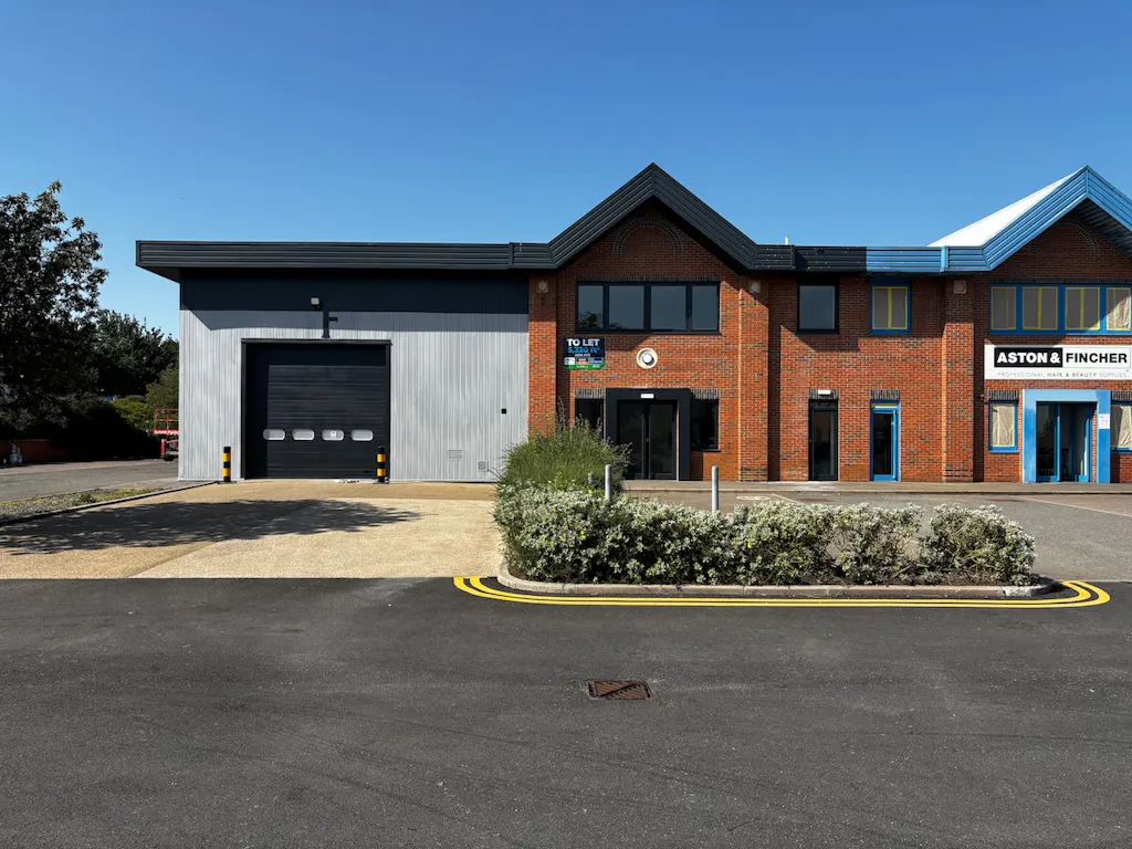 F Airport Exec Park President Way Luton Warehouse For Rent