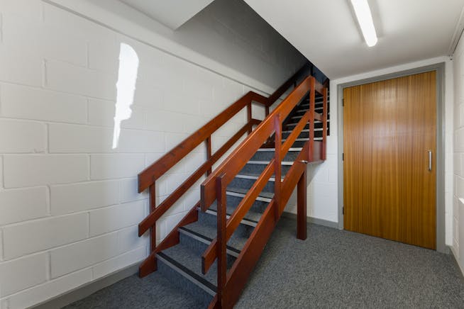 Unit 12, Vale Industrial Estate, Aylesbury, Industrial To Let - 88182_Unit12TheValeIndustrialCentr 4.jpg