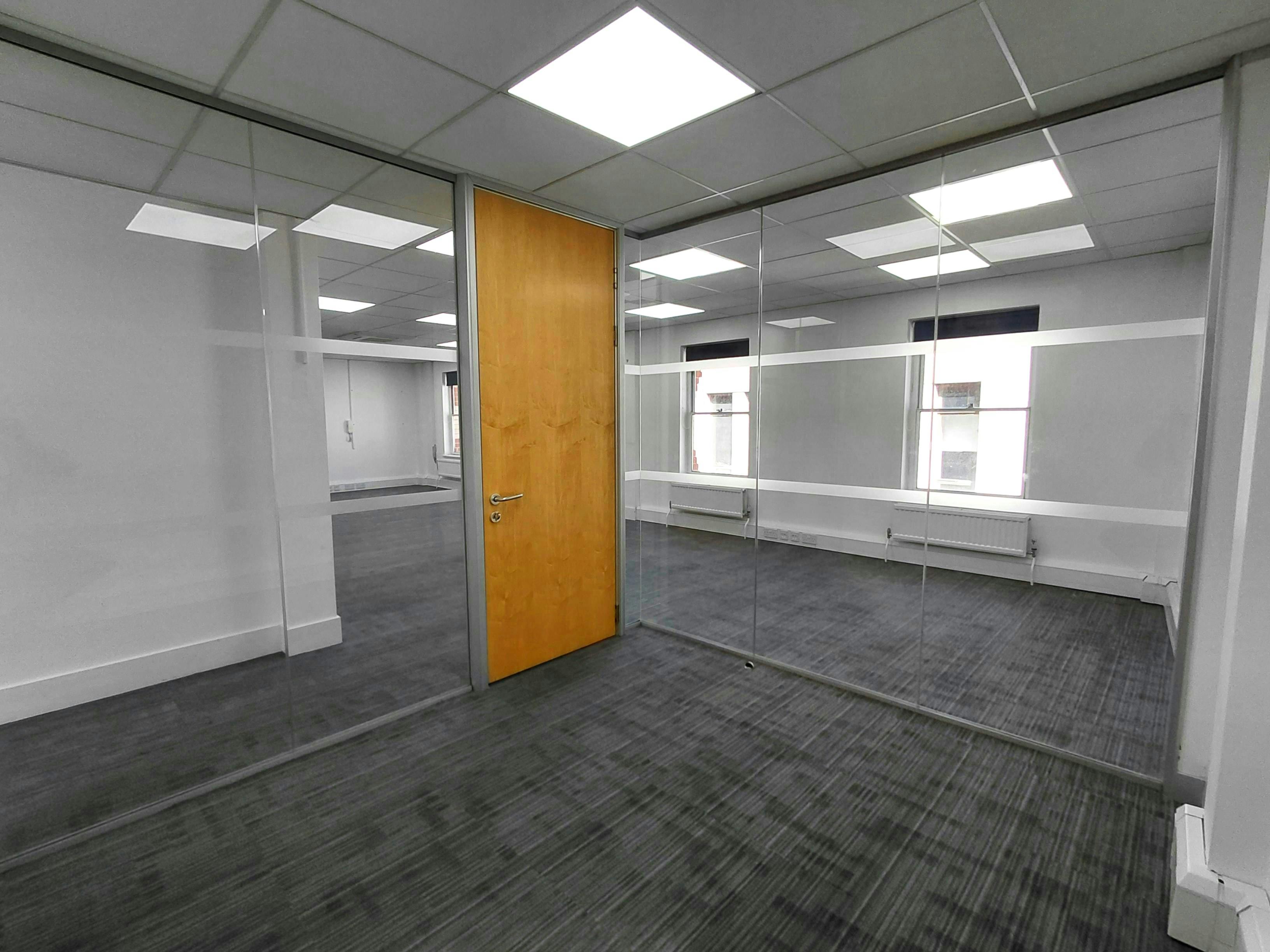 14-16 Cross Street image 4