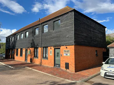 8 Warren Yard, Warren Park, Milton Keynes, Office To Let - IMG_2600.JPEG