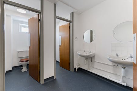 Unit 12, Vale Industrial Estate, Aylesbury, Industrial To Let - 88182_Unit12TheValeIndustrialCentr 16.jpg