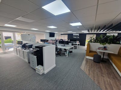 12 The Briars, Waterlooville, Business Park / Office To Let - 20250827_150106.jpg