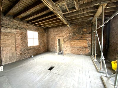 45-47 Great Underbank, Stockport, Leisure / Retail To Let - 01 floor  IMG_0858.jpg