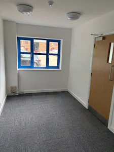 Unit 2 Dencora Centre, St Albans, Warehouse To Let - 1.jpg