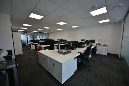 Unit A2 Windsor Place, Crawley, Office To Let - people images statom-12.jpg