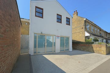 Rear of 35 Broadway, Leigh-On-Sea, Retail To Let - WhatsApp Image 20251017 at 160403_7218d1ea.jpg