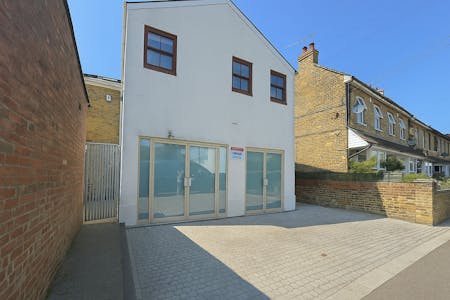 1 West Street, Leigh-On-Sea, Retail To Let - WhatsApp Image 20251017 at 160403_7218d1ea.jpg