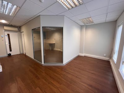3 Cromwell Court, New Street, Aylesbury, Office To Let - WhatsApp Image 20250813 at 110026_339ccdee.jpg