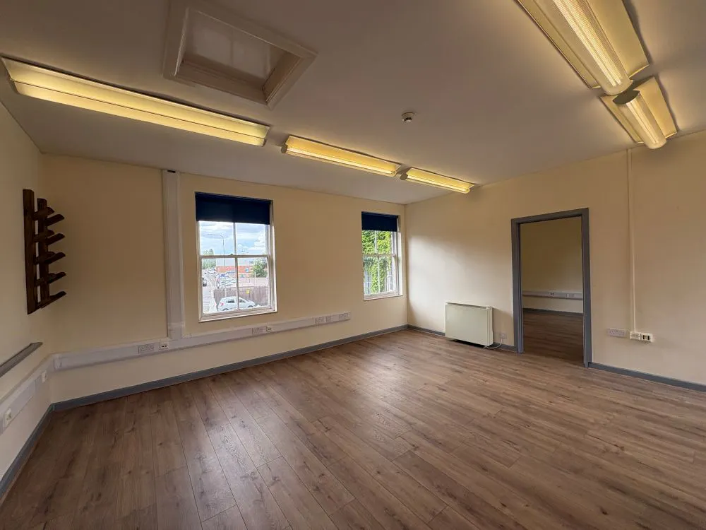 1st Floor Offices 26 Cornhill House, Banbury, Office To Let - IMG_3437.jpg